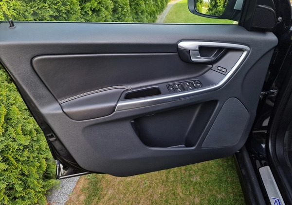 Volvo XC 60 cena 79800 przebieg: 199454, rok produkcji 2014 z Nasielsk małe 379